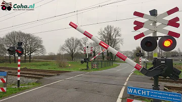 Spoorwegovergang Woudenberg ??4K?? // Dutch railroad crossing