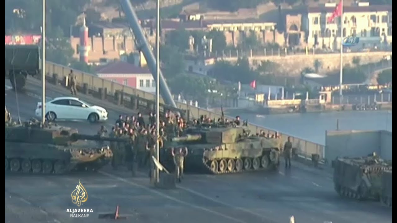 شنت الحكومة التركية حملة قمع ضد الانقلابيين
