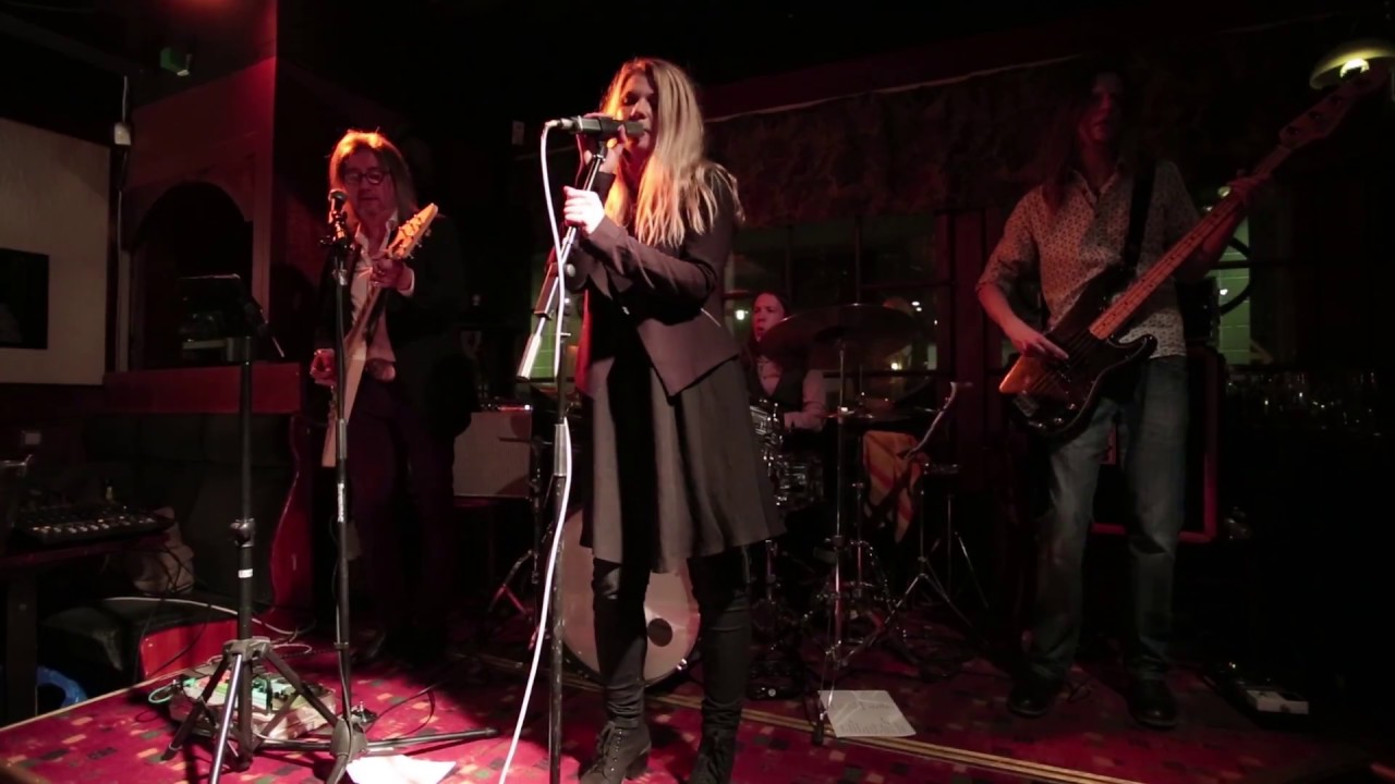 Katri Ylander & Doghouse Band - Rhiannon (Fleetwood Mac cover) - YouTube