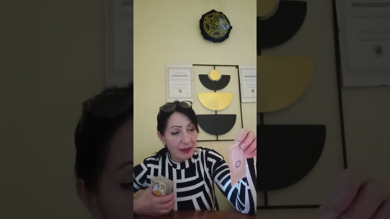 Te-a trădat și ți-a furat munca...iar acum Karma îi distruge afacerea!#tarot#karma