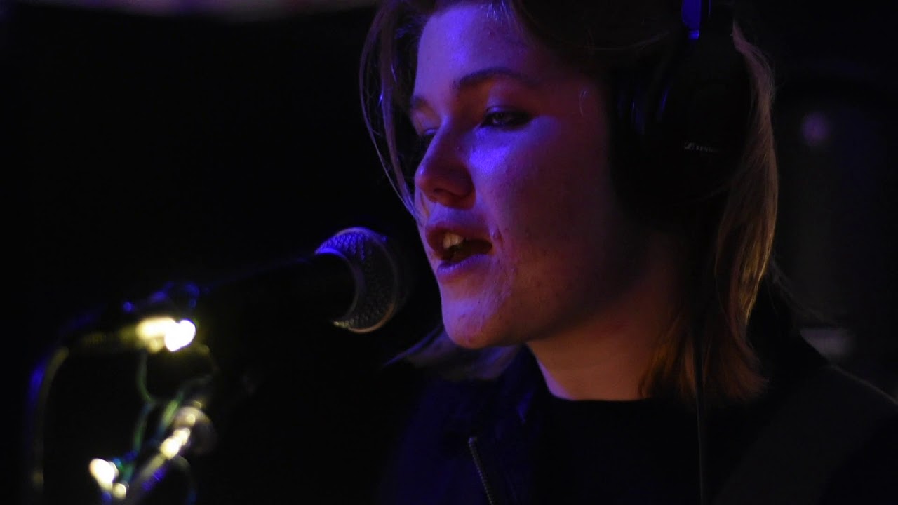Liv Slingerland - "Bad Dreams" | Cave Studio Sessions