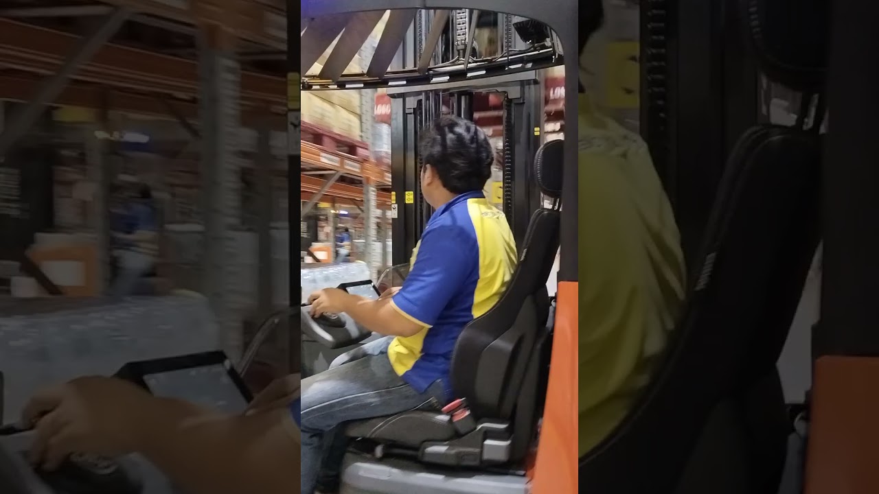 ขับโฟล์คลิฟท์ไฟฟ้า