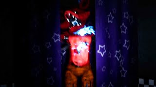 SHOCKING FOXY TO STOP HIM FROM RUNNING TO EAT ME. | FNAF Fazbear Entertainment Chapter 1