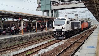7201次 貨運列車 16:05 嘉義停車 本務R222 E513 篷 守  2026.04.16