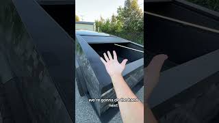 Cybertruck tonneau cover vs hand