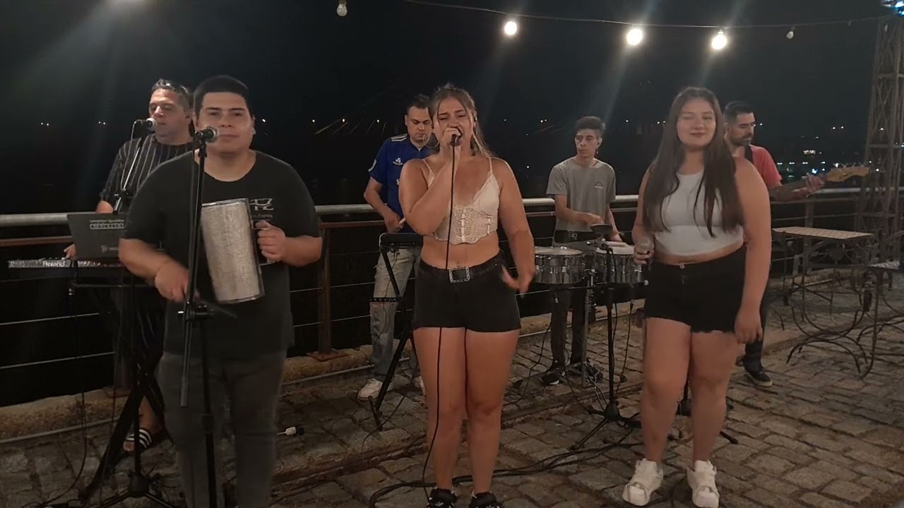Cuidado que te supero en vivo TALIA ZAPATA ( cover )
