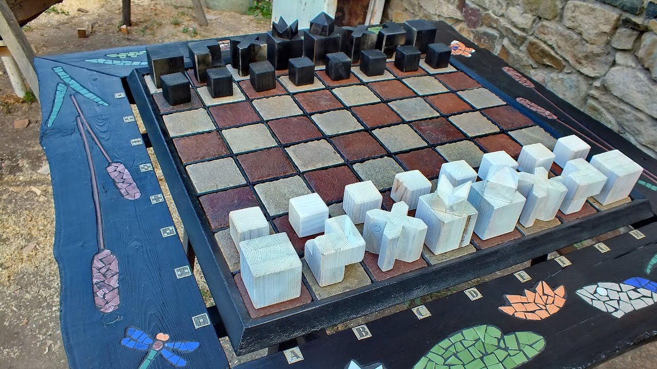 ⁣Шахматные фигуры для уличных шахмат.