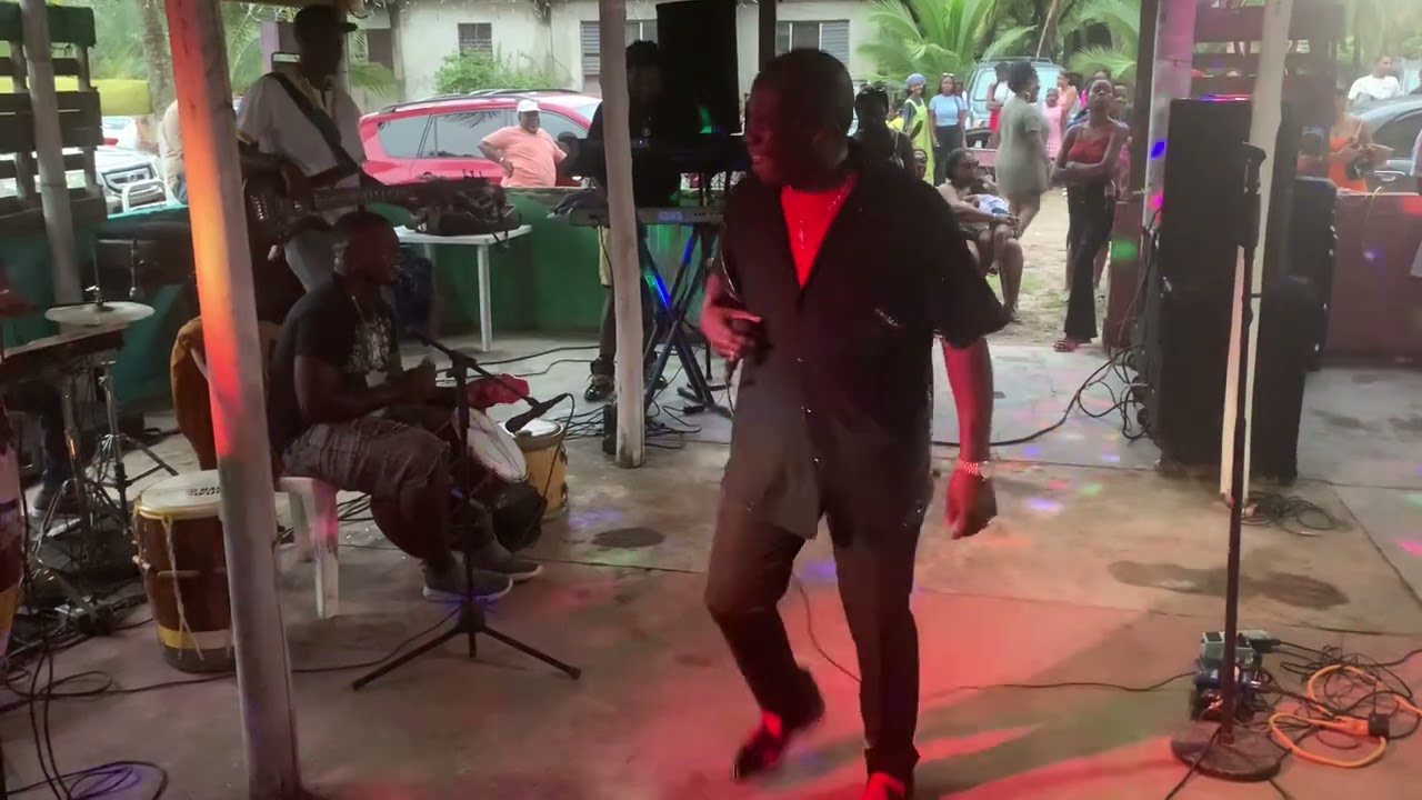 Aurelio Martínez en vivo en Hudutu Restaurante travesía Cortes 1/1/2024 Tapou Ramos entretenimiento