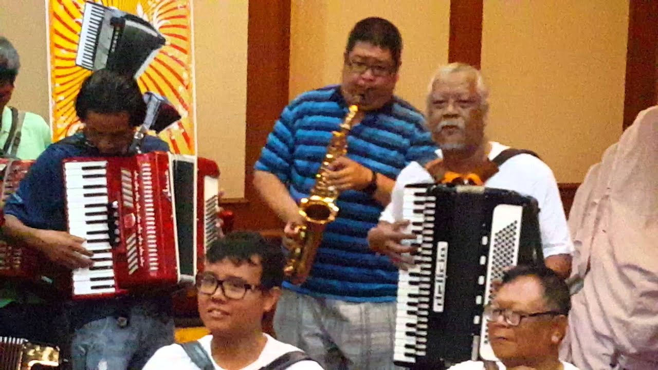 ชะตาชีวิต การบรรเลงเพลงหมู่แอคคอเดียน