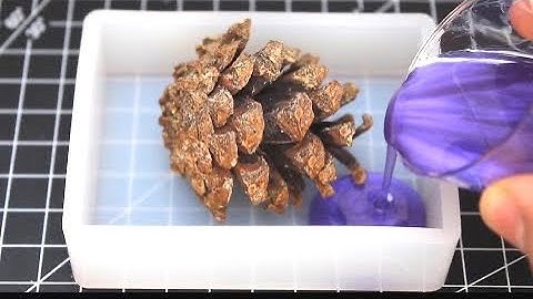 DIY Epoxy jewelry / Amazing Pinecone Galaxy Pendant / Resin Art