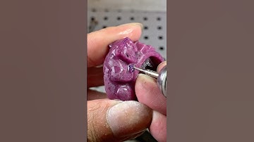 Chạm khắc nhẫn cọp đá ruby