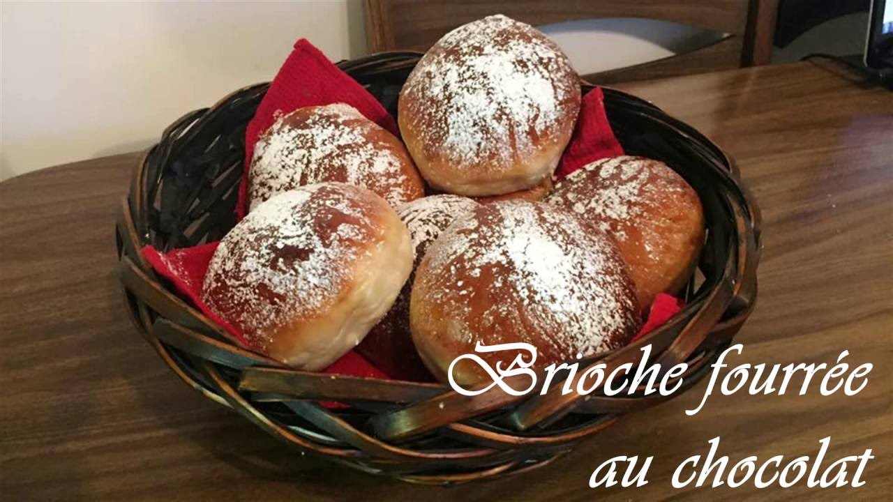Brioche fourrée au chocolat