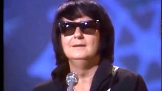 Johnny Cash Bad Advise...? ~ Pretty Woman ~ Roy Orbison ~1977 Live Video