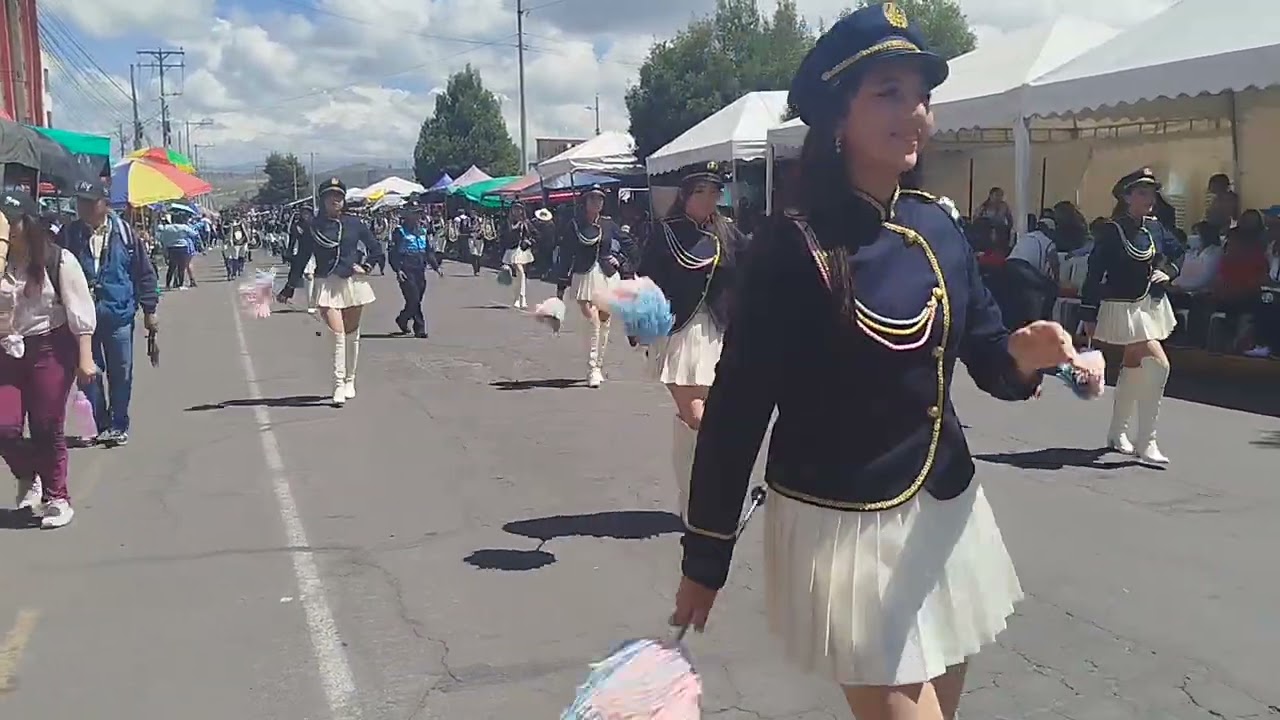 DESFILE CÍVICO ESTUDIANTIL RIOBAMBA 2025.🤜🤛😄