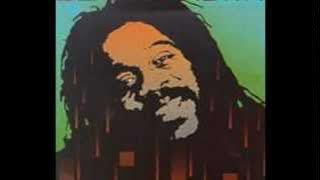 Dennis Brown - Halfway Up, Halfway Down.