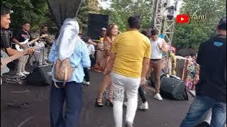 The Color Red ~ Erika Syaulina || Familys Group Ragunan