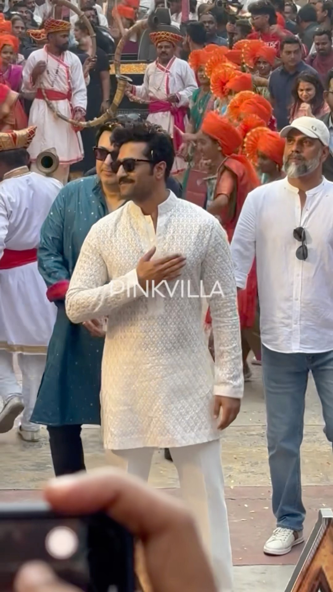 Vicky Kaushal GROOVES on DHOL at Chhaava’s TRAILER Launch? | #shorts #bollywood
