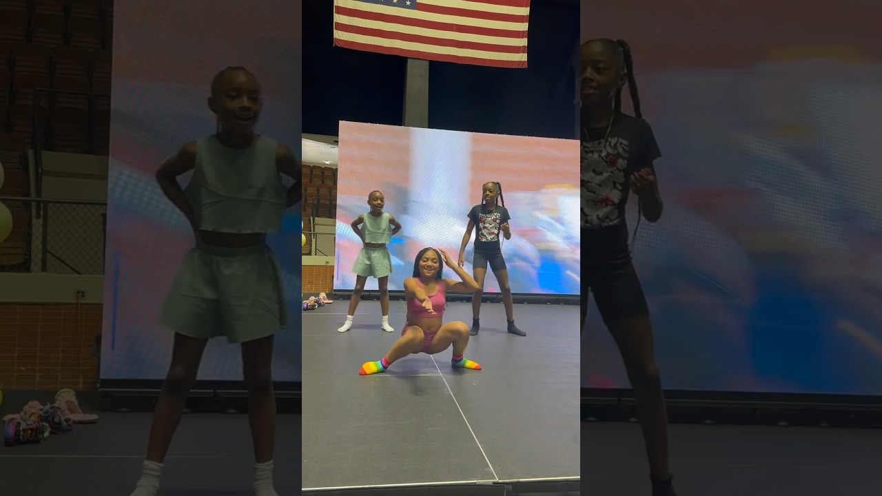 BOOM BOOM CLAP 👏🏽🤣🔥 #shorts #majorette #performance