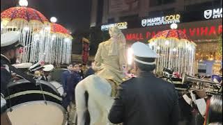 Download lagu The Lee' Band Delhi Dance on Groom Raddison Blue Delhi famous band Delhi na mashoor band