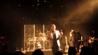 (HD) Money on my Mind / Lay Me Down - Sam Smith Live in Paris France - May 7, 2014