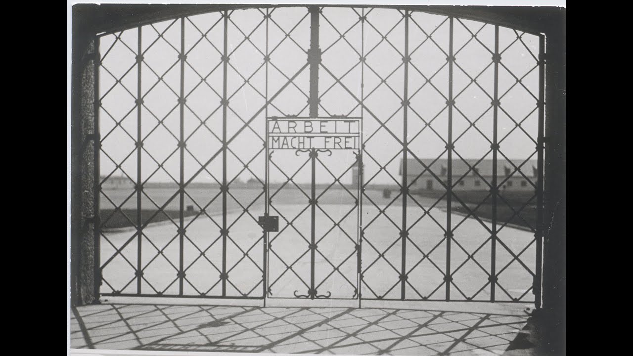Camp gate. Дахау концентрационный лагерь ворота. Ворота концлагеря Дахау. Лагерь Дахау надпись на воротах. Бухенвальдский ворота.