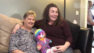 Family hears late daugher's heart beat again thanks to transplant recipient