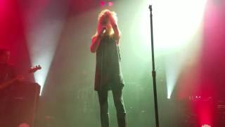 Pretty Reckless - The Walls Are Closing In (Hangman) live