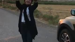 رقص شاد دختر ایران که این روز ها همه جهان لرزوندن