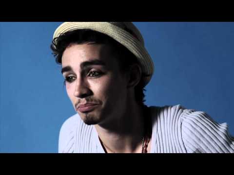 HUNGER TV: ROBERT SHEEHAN - IT PAYS TO BE CHEEKY PART 1