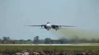 Grumman F-14 Tomcat ::  Burke Lakefront takeoff :: Cleveland, OH