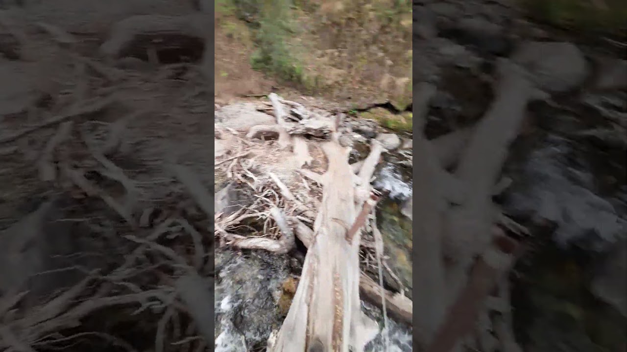 Atravesando Primer Vado en Cañadon de los Ensueños - Buenos Aires Chico - El Maiten Chubut Patagonia
