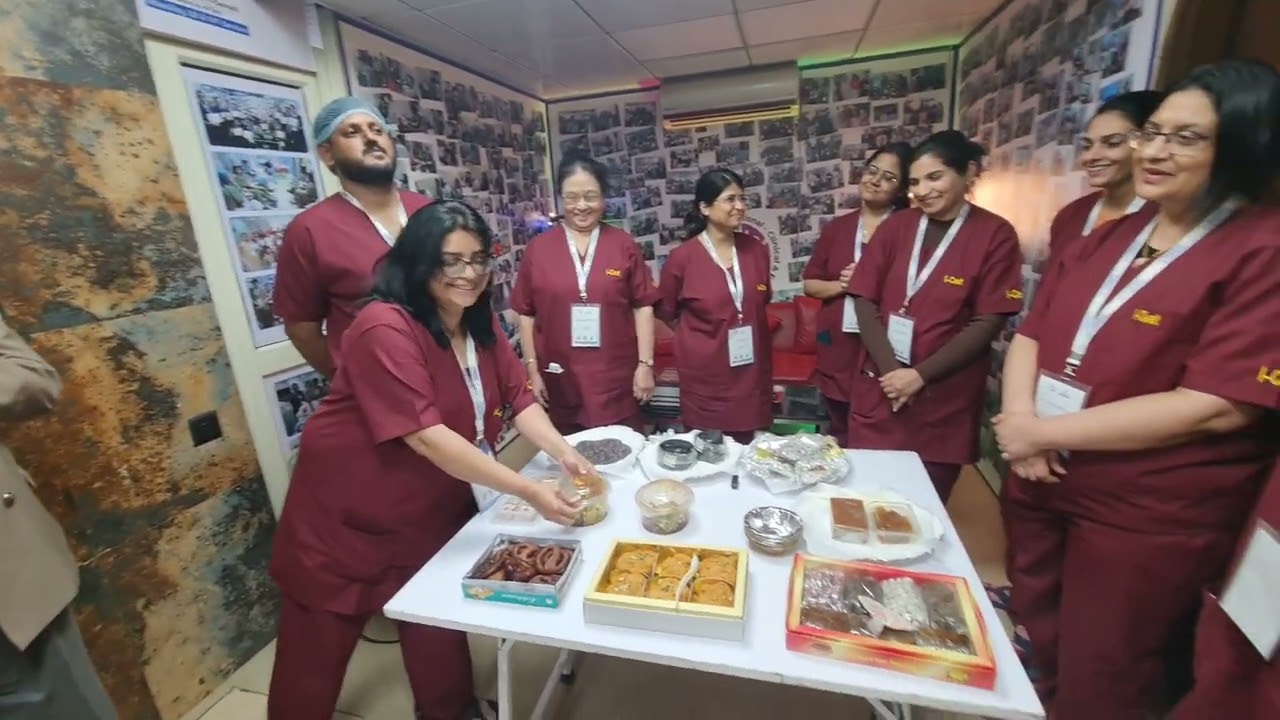 HO-113 - Dr. Deepak Seth from Varanasi has brought us Banaras famous Paan at i-Ceat Academy
