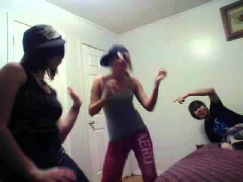 Lexus and Michelle dancing Nicki Minaj