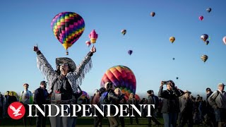 Live: Hot air balloons fill the skies above New Mexico screenshot 3