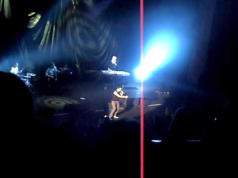 Sleduj David Archuleta Live @ Hammersmith Apollo - Zero Gravity - 1st May 2009 na YouTube Sleduj David Archuleta Live @ Hammersmith Apollo - Zero Gravity - 1st May 2009 na YouTube