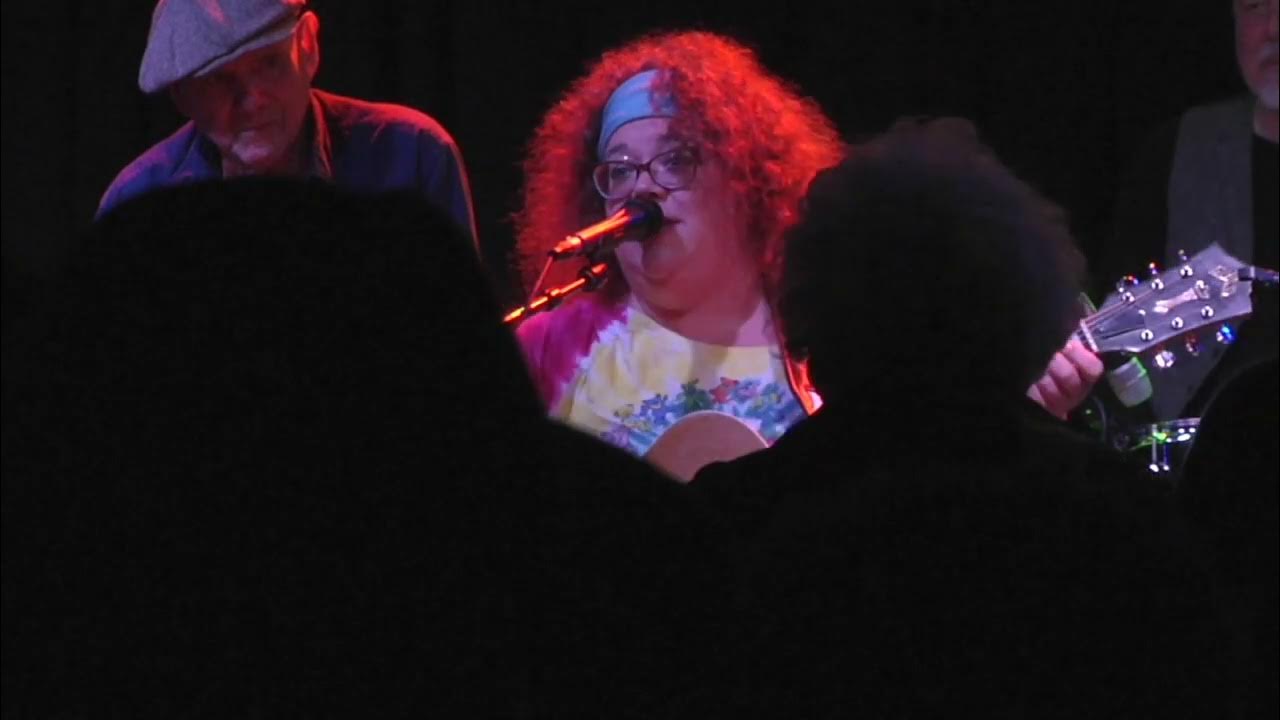 Mysti Mayhem at the Blue Note Grill Mysti Mayhem at the Blue Note Grill