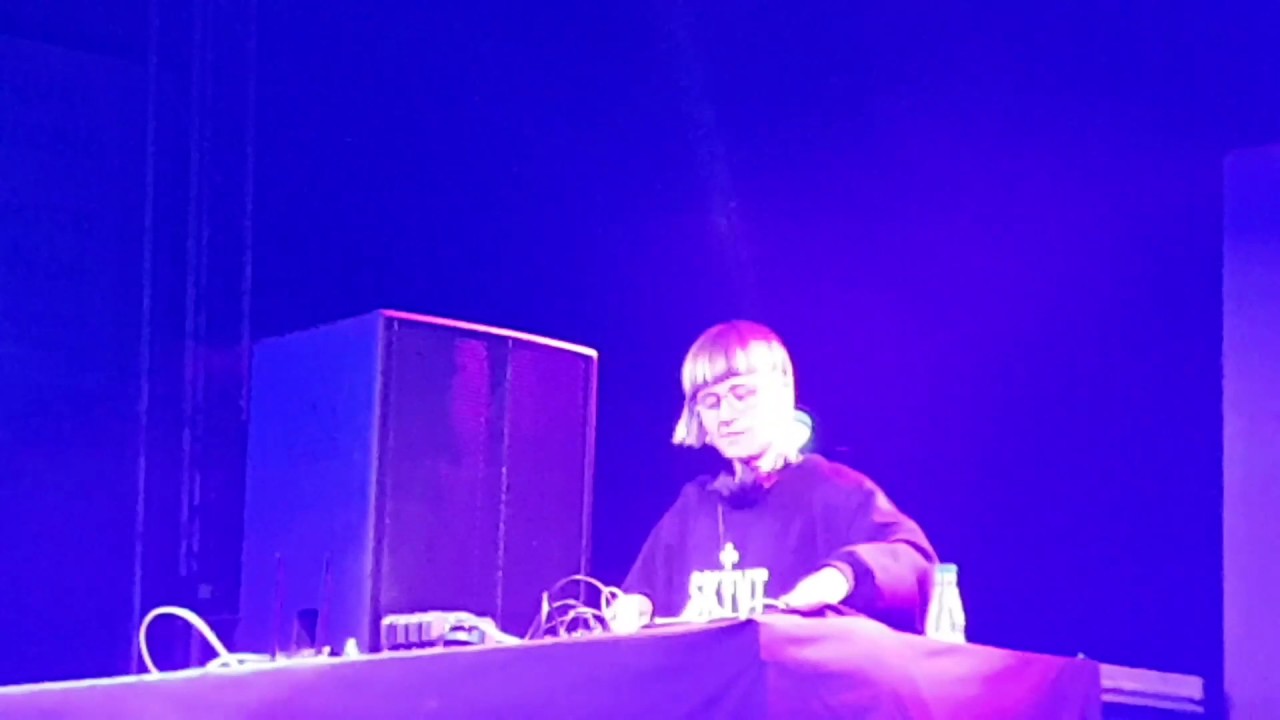 ¡Grandísima! Cora Novoa! Pone a bailar a todo el PatiodeEscuelas! Facyl Festival Salamanca
1/7/2017