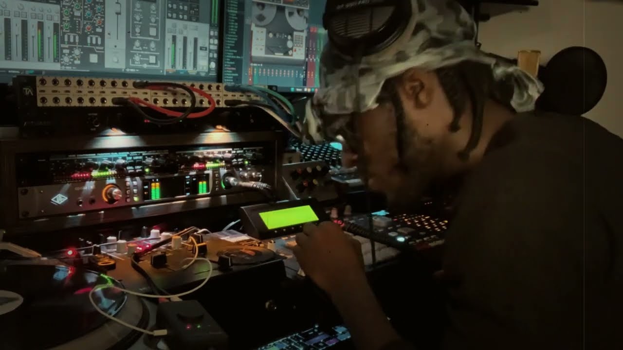 MPC 2500 Beat Making - "Double Edge"