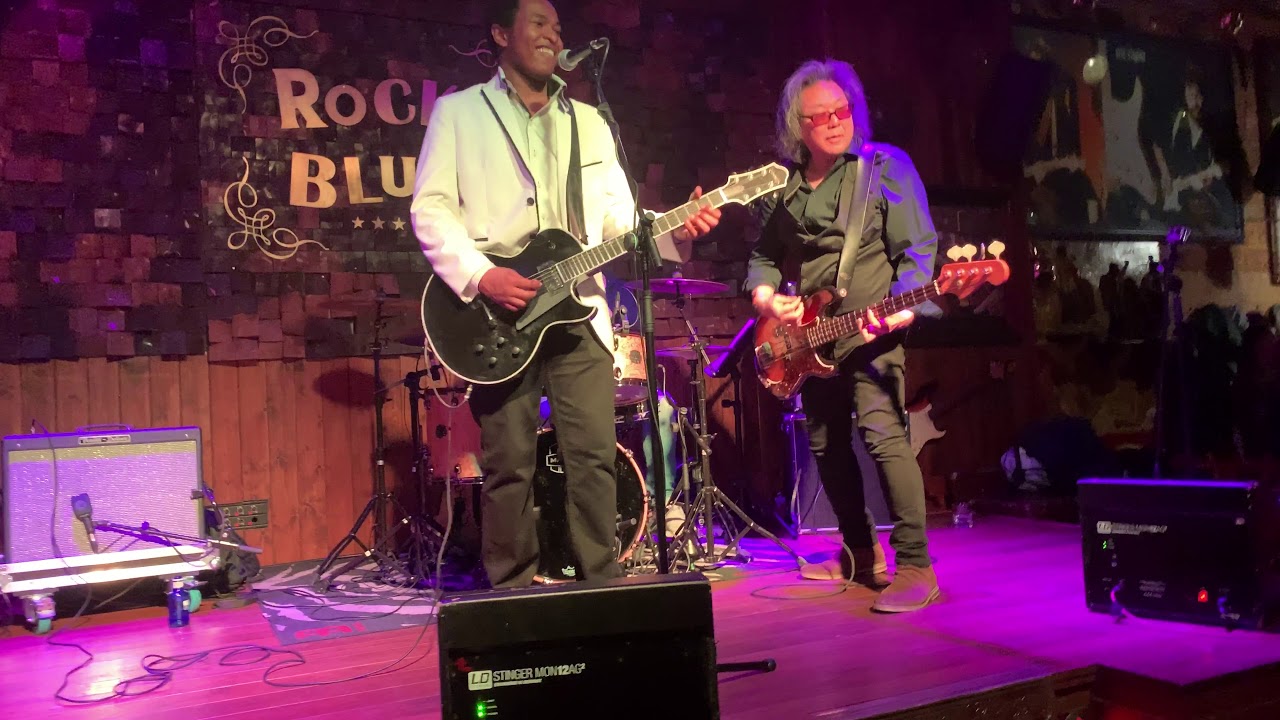 King Solomon Hicks “Yea Yea” live Rock and Blues Zaragoza 11/03/2020 bekijken op YouTube King Solomon Hicks “Yea Yea” live Rock and Blues Zaragoza 11/03/2020 bekijken op YouTube