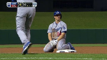 NLCS Gm1: M. Ellis rips a one-out triple past Jay