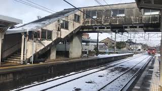 ＪＲ西日本４１５系七尾線高松駅入線シーン