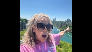 Hiking Down to the devils hole… Can Roxy Complete the challenge??