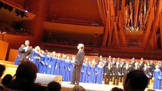 Eric Whitacre conducts the National Youth Choir of Great Britain - "Sleep"
