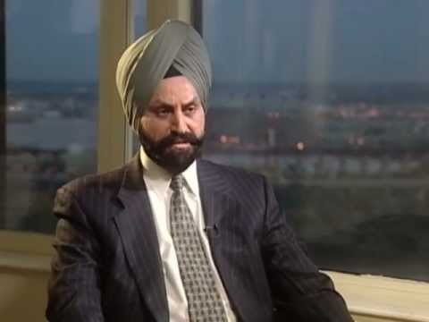 Video: Sant Singh Chatwal netto waarde: Wiki, Getroud, Familie, Trou, Salaris, Broers en susters