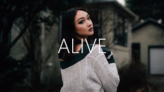 Aaron Shirk & MEDZ - Alive (Lyrics) ft. Liel Kolet
