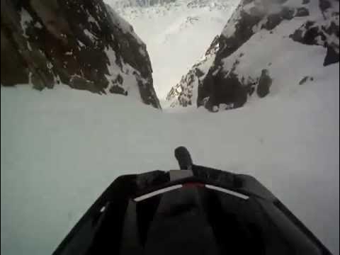 hill climbing motoneige montagne et belle chute GO PRO HD - thedzeus