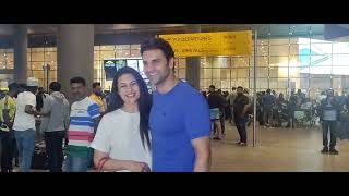 Divyanka Tripathi & Vivek Dahiya Looks CUTE At Mumbai Airport || Returns From Dubai