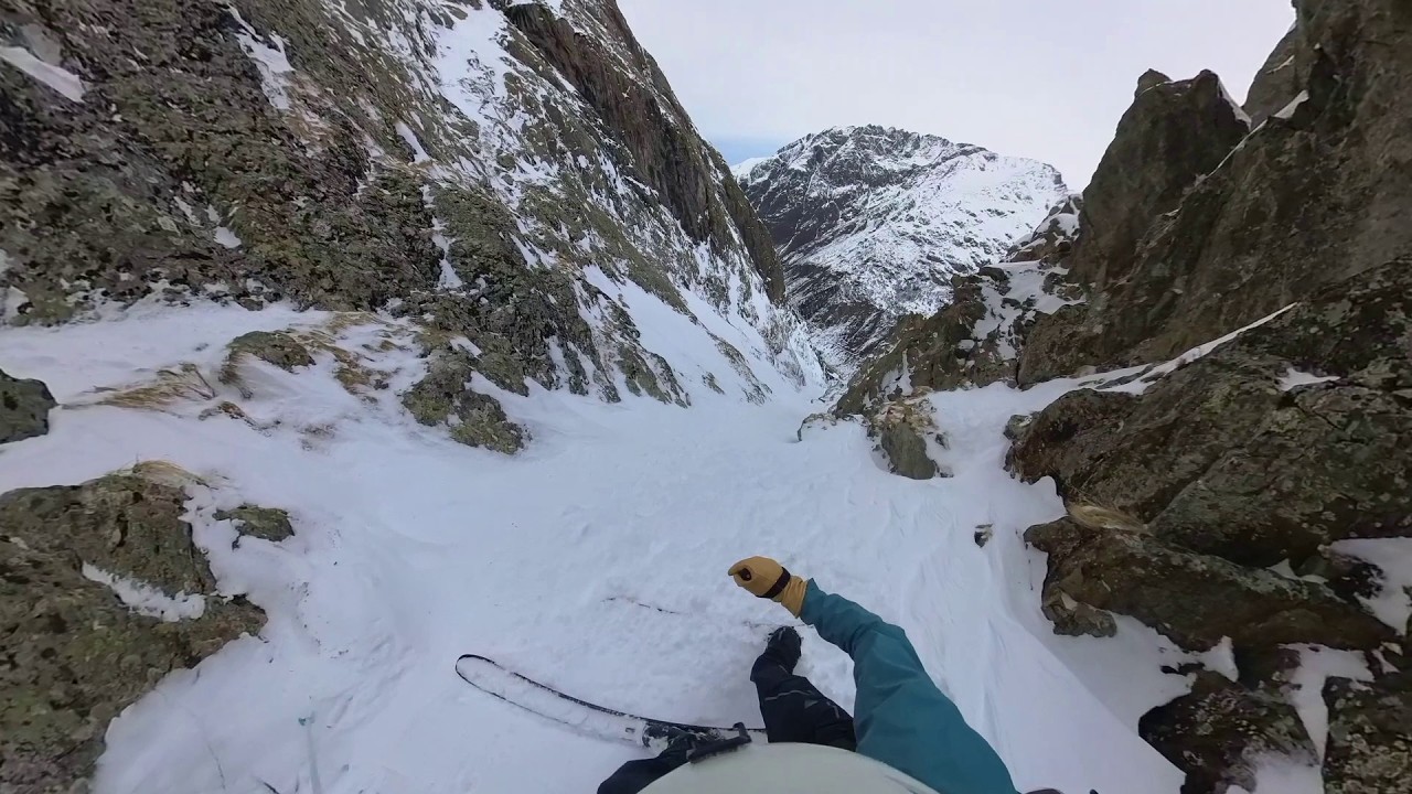 Chamois parmi les Chamois à l'Aiguille de Lanchâtra ! [Massif des Ecrins]