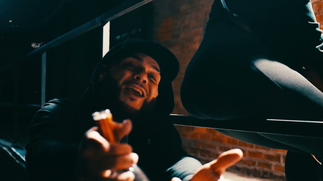 YouTube에서 Bagg$ - "Loose Screw" (Official Video) | Dir. @Yungcityslicka1 보기 YouTube에서 Bagg$ - "Loose Screw" (Official Video) | Dir. @Yungcityslicka1 보기