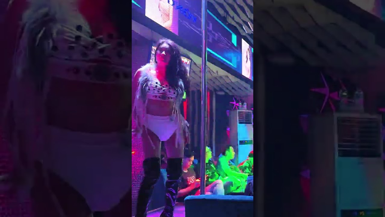 Dancer Bar Saigon Chi Nie xinh đẹp bùng cháy sân khấu | N1 Coffee Lounge